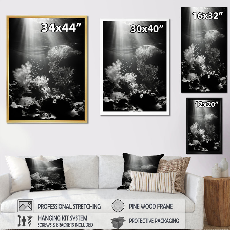 «Black and White Coastal Corals - Beach & Ocean», reproduction sur toile, H 40 po x l 30 po x P 1,5 po