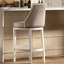 Tabouret de comptoir de 26 po, structure blanche, similicuir gris, pivotant à 180 degrés avec retour automatique, siège spacieux de l 18,5 po x P 17 po, assemblage articulé au doigt, patins de protection en plastique
