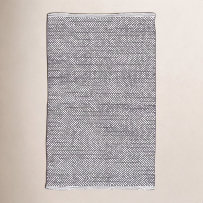 Herringbone Shale/White Handwoven Indoor/Outdoor Rug, Rectangle 3' x 5'