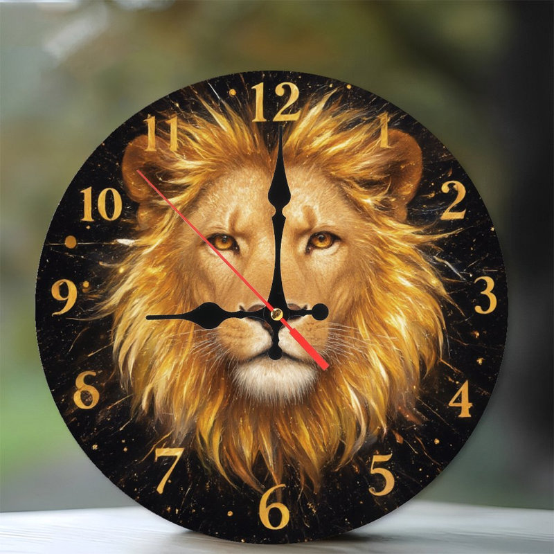 Horloge avec tête de lion et chiffres