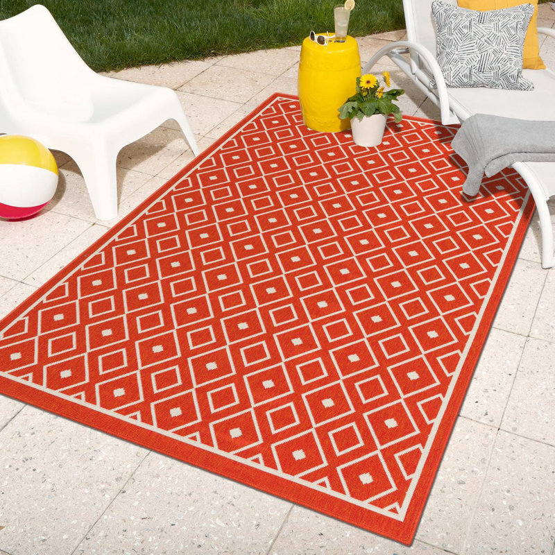 Fabriciana Geometric Indoor / Outdoor Rug, Rectangle 4'1" x 6'1"
