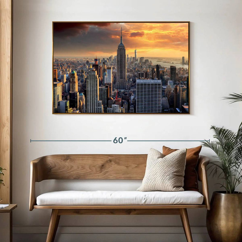 New York City High Rises, 46 po x 31 po, Cadre flottant doré