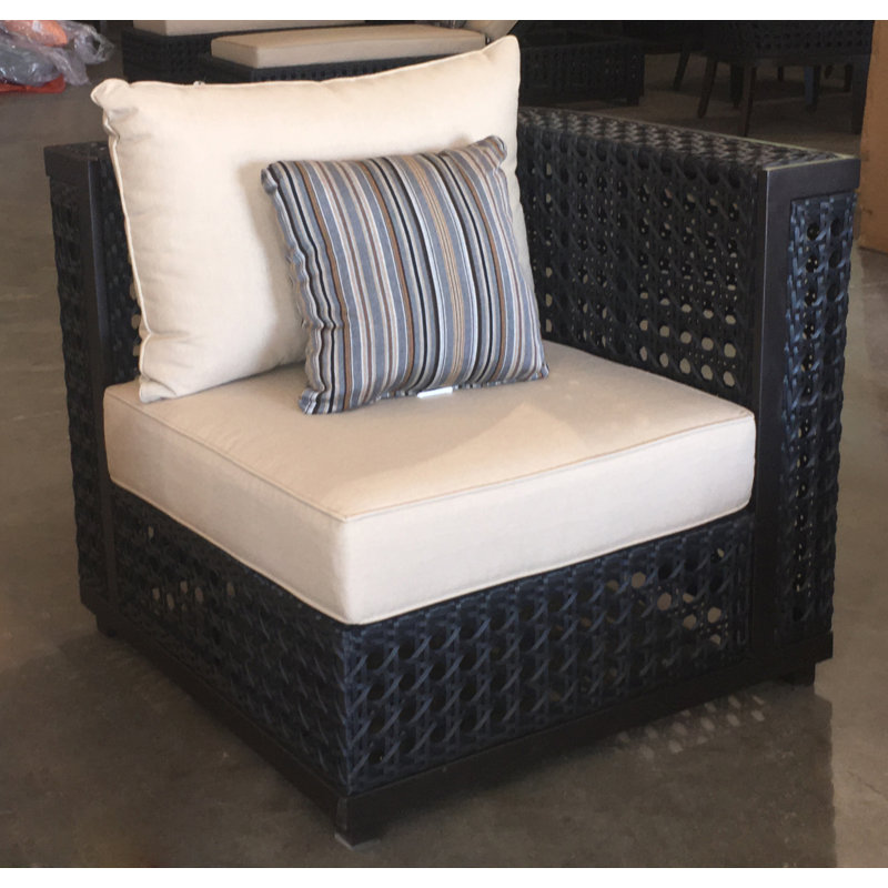 Chaise de patio avec coussins