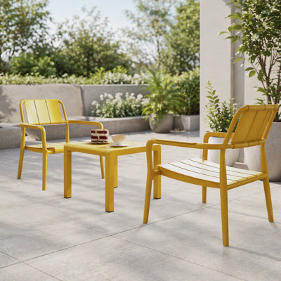Été - Ensemble de chaises à une place en PP 2 pièces + table basse - Mobilier polyvalent d'intérieur / extérieur pour salon, balcon, plage (sans chaises d'assemblage, table à installation facile) - Polypropylène, jaune