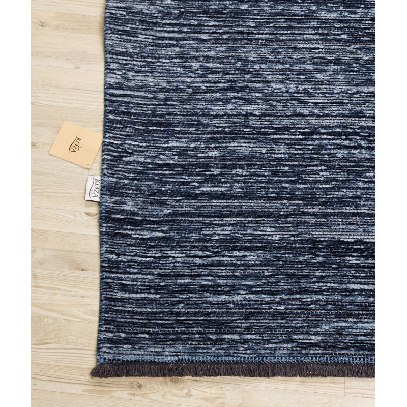 Tapis bleu foncé en polyester tissé à la machine Frachia, Rectangle 6 pi 7 po x 9 pi 6 po