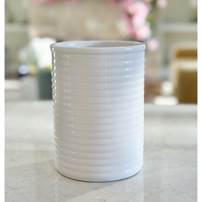 Vase en porcelaine blanche