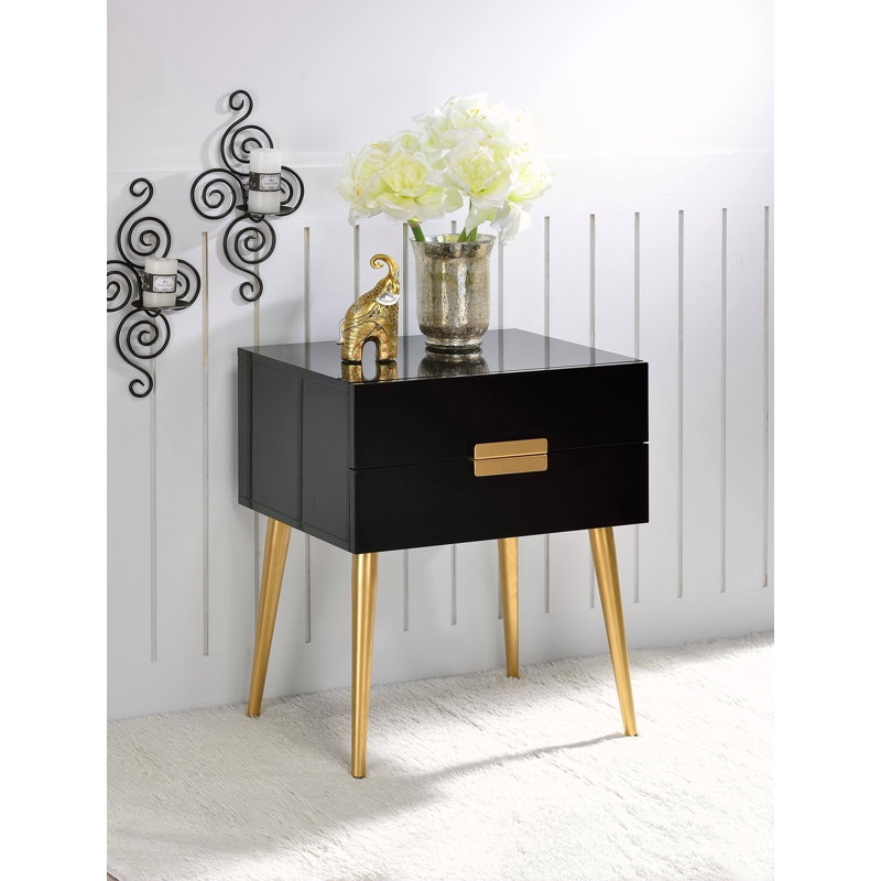 Table de bout noire et dorée