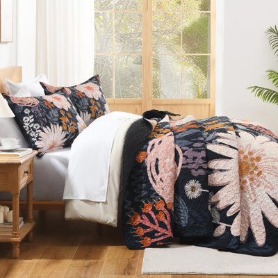 Floral Boho California King Quilt Bedding Set Navy Blush, 3 Pieces Farmhouse Flower Botanical Summer Bedspreads with 2 Shams, Soft Reversible Lightweight Microfiber Coverlet Set, 104"x112"