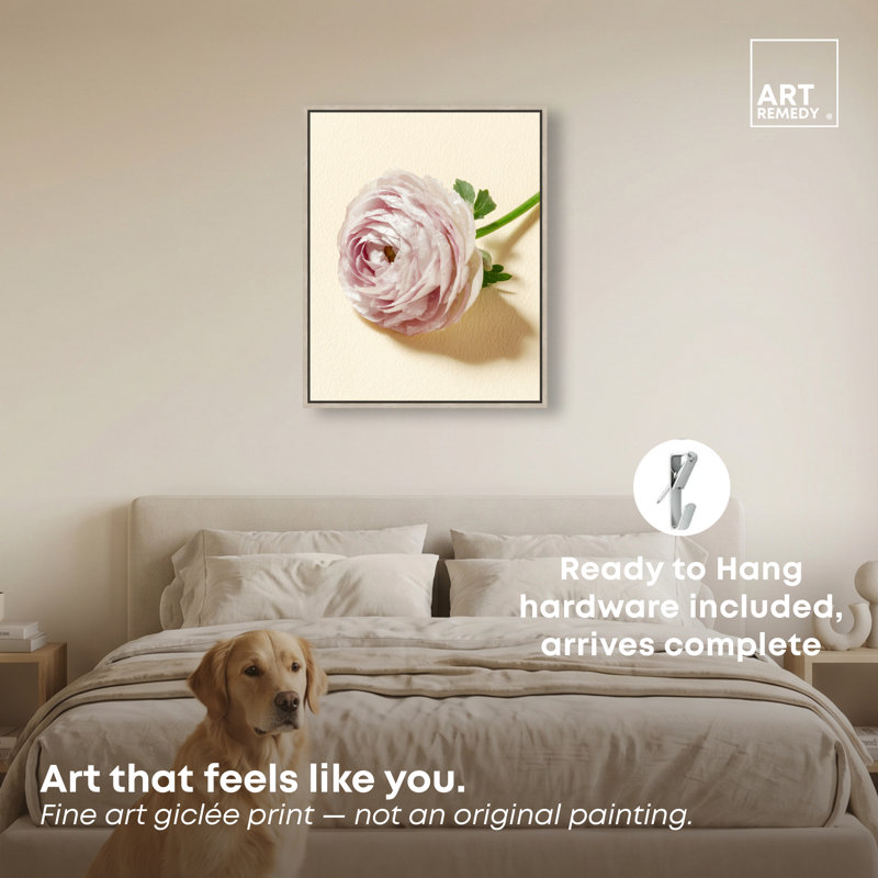 «Blush Bone», reproduction d'art sur toile encadrée par Art Remedy, cadre en chêne naturel, 24 x 30, 25"H x 31"W