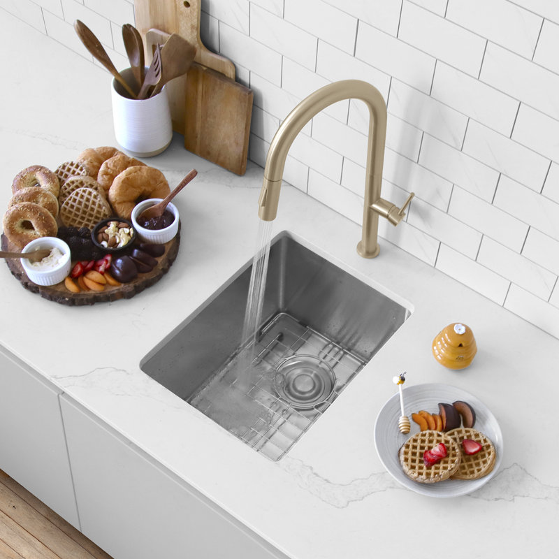 Évier de cuisine encastré en acier inoxydable à simple cuve 14 "avec grille et crépine Stylish
