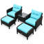 Ensemble de conversation cinq pièces en osier tressé, inspiré du style côtier, avec coussins, poufs et table basse en verre, idéal pour les patios et les jardins.-520667354