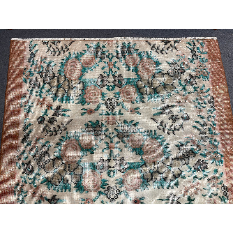 Tapis beige en laine Vintage Floral 43,3 x 70,9 po