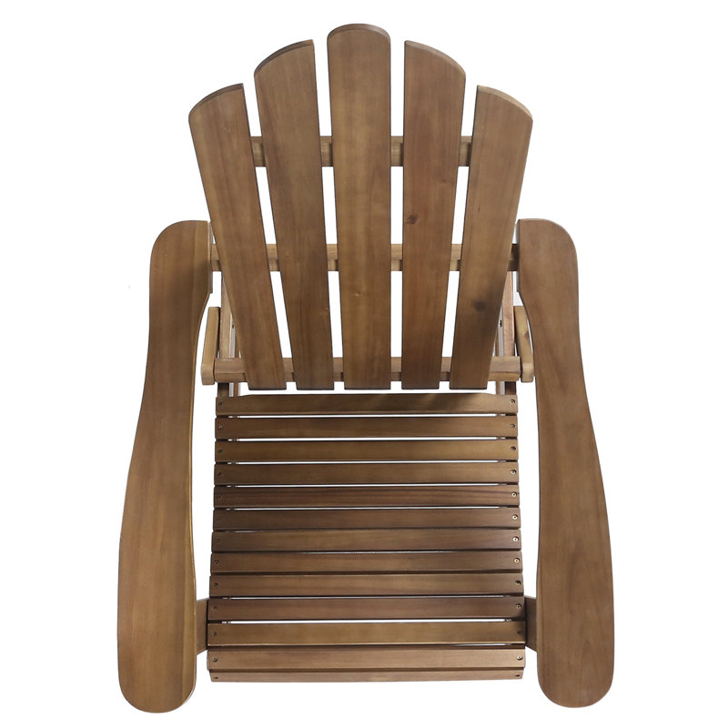 Détendez-vous dans la cour avec cette chaise berçante en bois avec un look classique