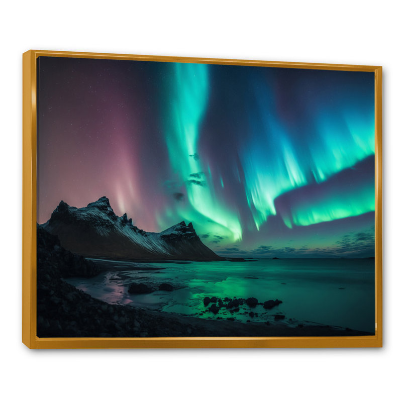Aurore boréale, belles vagues dansantes de lumière II - reproduction, H 30 po x l 40 po x P 1,5 po