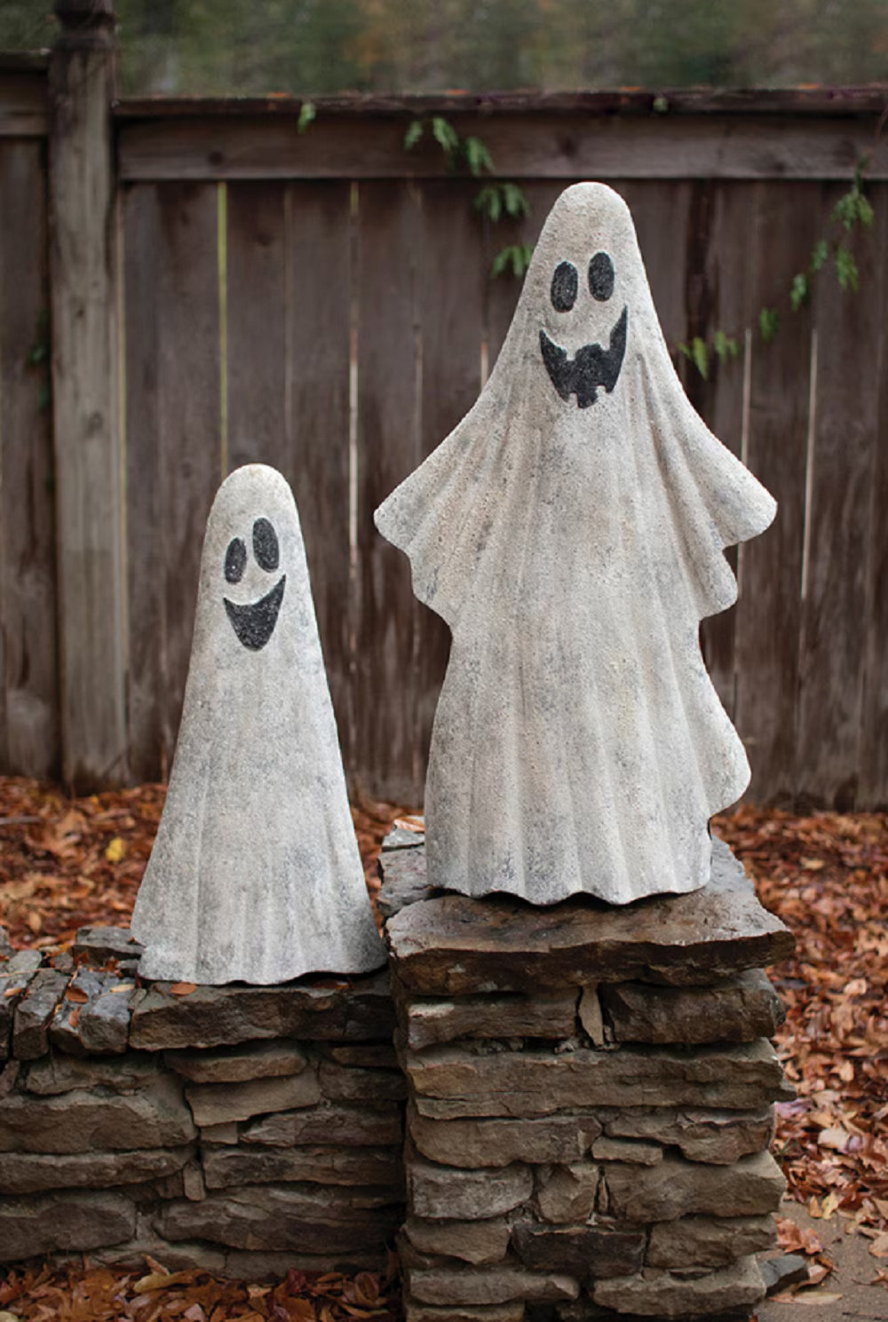 2 Piece Metal Ghost Garden Stake Set