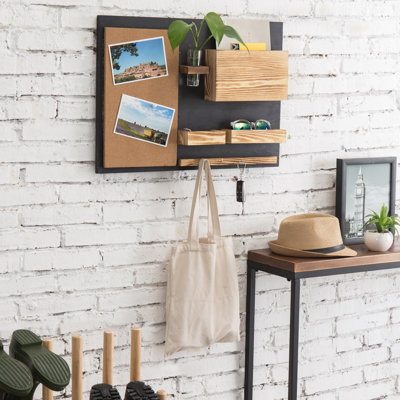 Southwold Wall Entryway Key Organiser with Key Hooks and Corkboard