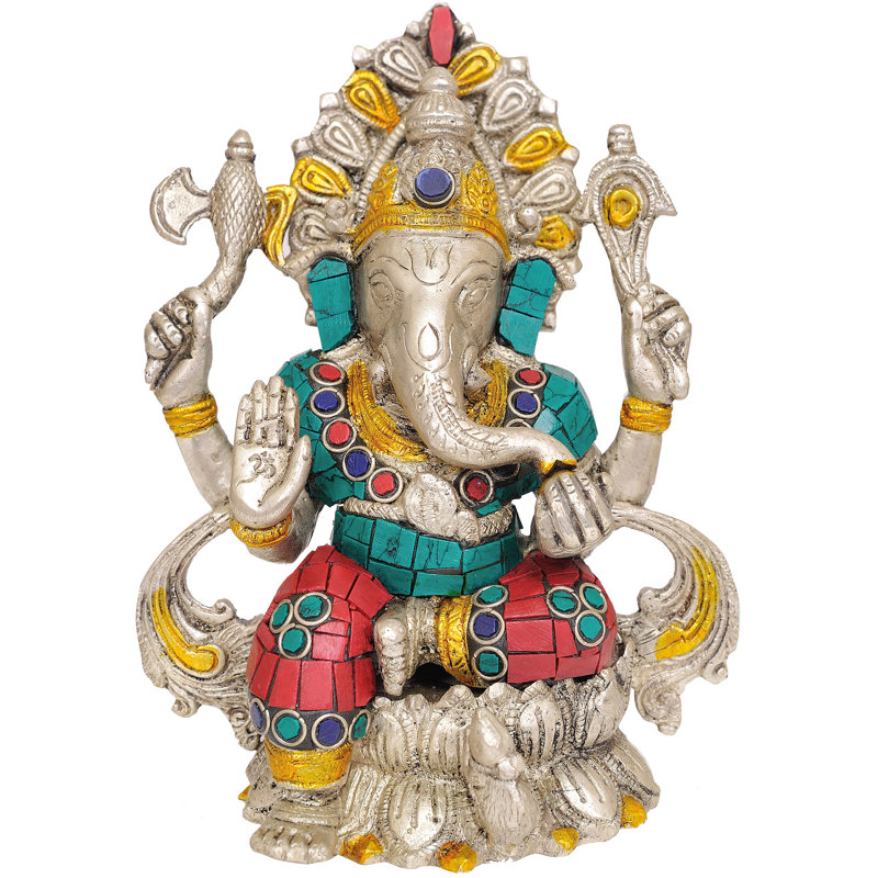 Lord Ganesha assis sur un lotus