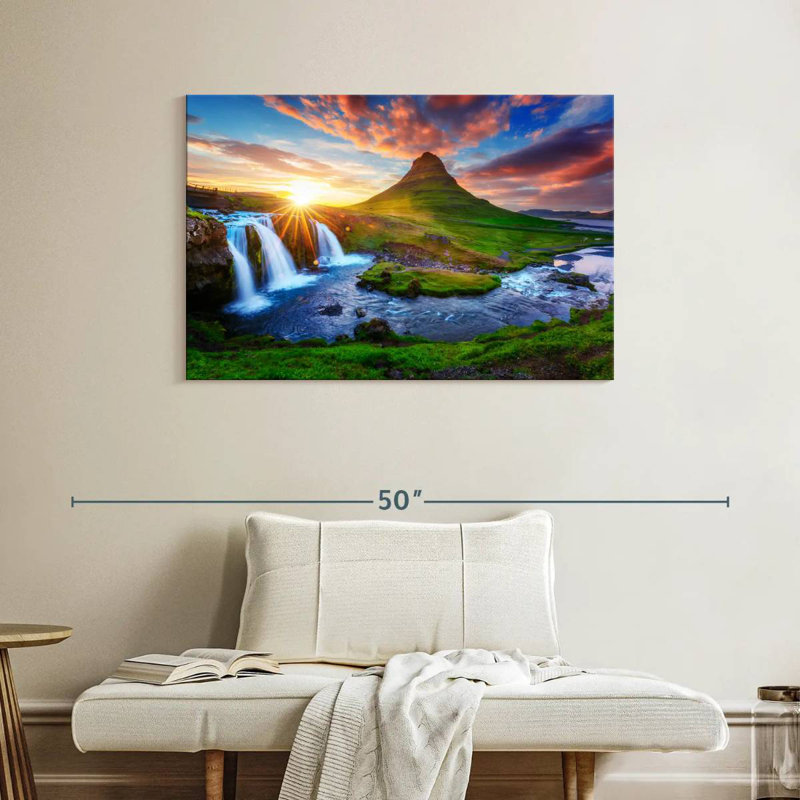 Paysage de cascade Alvord Kirkjufell