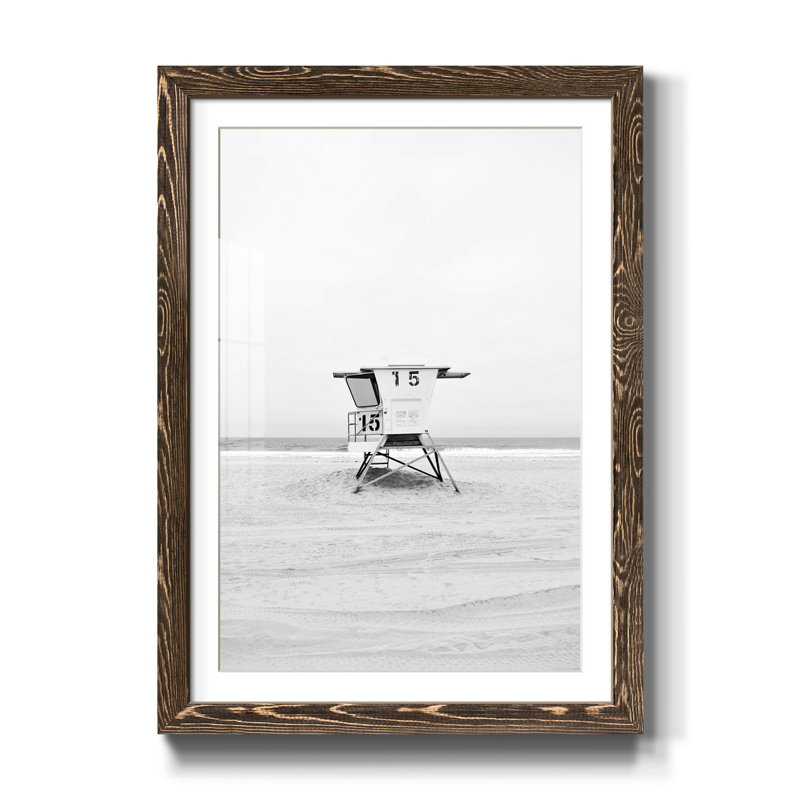 Mission Beach - reproduction de photo sur papier encadrée, Noyer, H 31,5 po x l 23,5 po x P 1,5 po