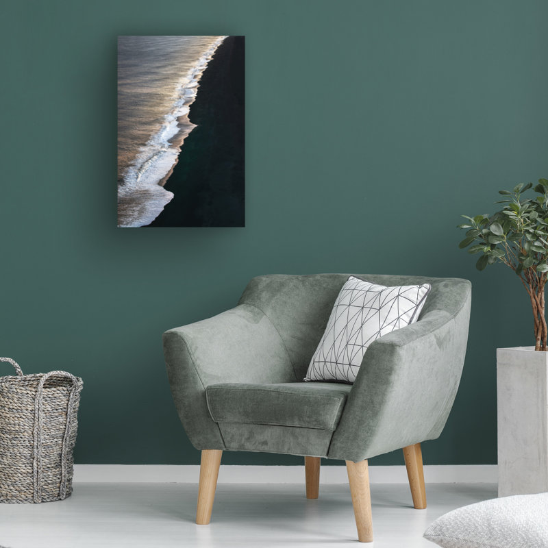 Irene Wu  Black Beach Canvas Art, H 12 po x l 19 po