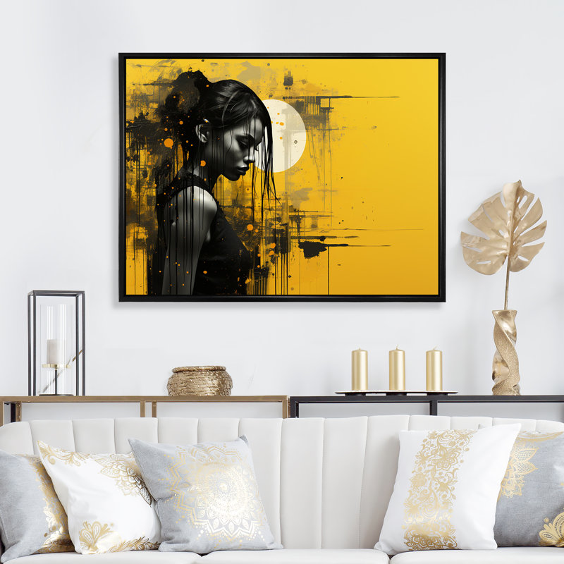 «Black and Yellow Fashion Woman Solitude III», art mural mode, H 12 po x l 20 po x P 1 po, Cadre flottant noir