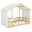 Un lit plateforme avec une structure en forme de maison, un ciel de lit transparent et des lumières scintillantes crée un refuge douillet pour les enfants.-136778004-136778007