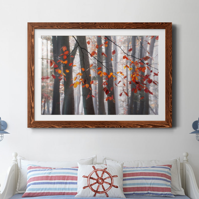 Falling Moments - Reproduction de photo sur papier encadrée, H 31,5 po x l 23,5 po x P 1,5 po, Papier avec cadre érable