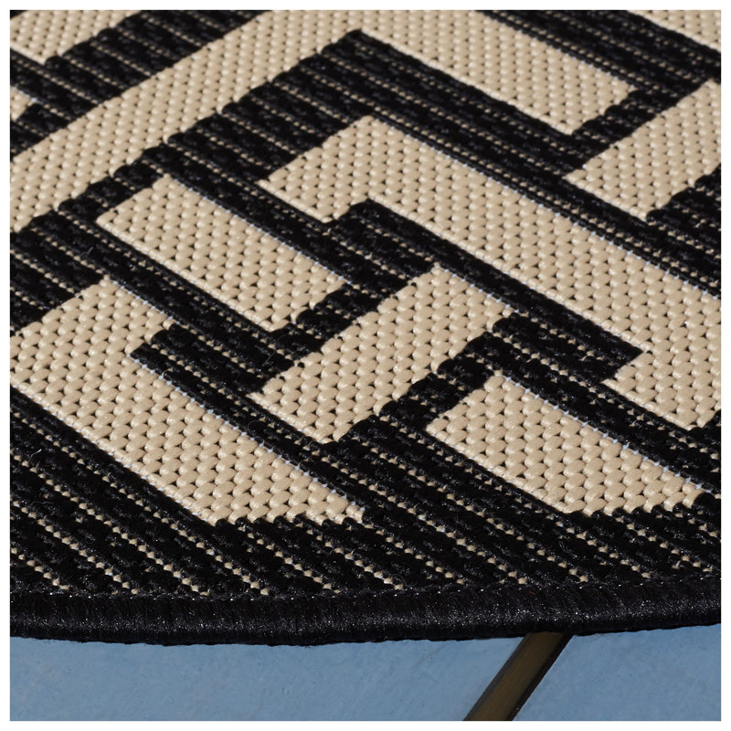 Arneshia Geometric Black/Beige Indoor/Outdoor Area Rug, Round 6'7"