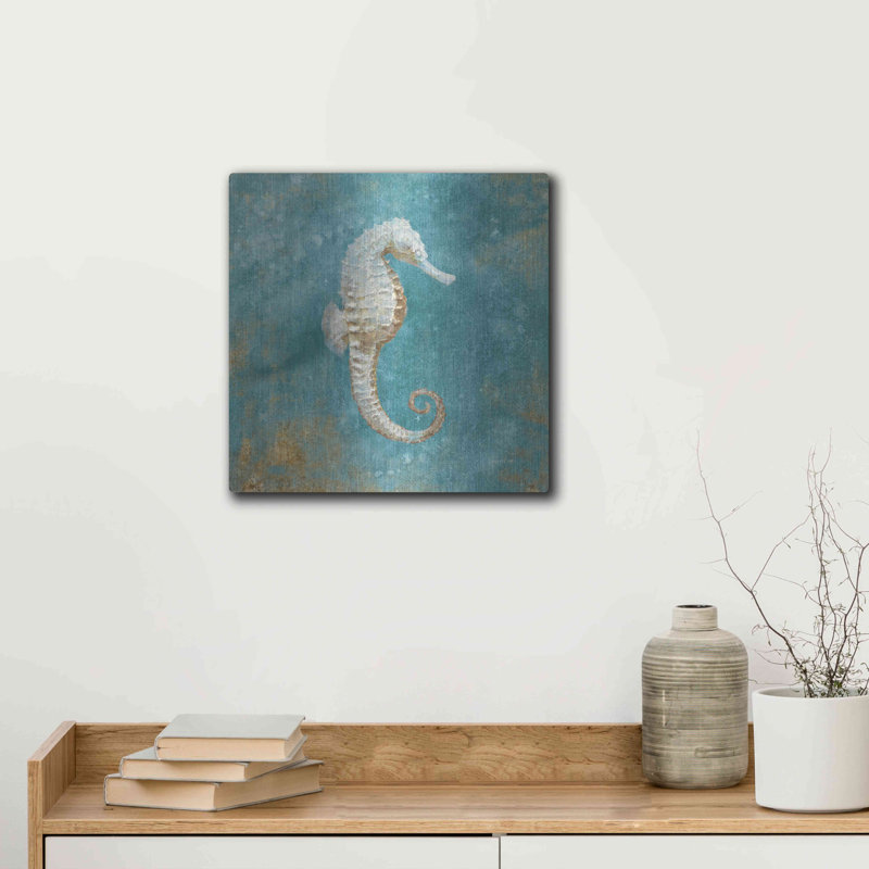 «Treasures From The Sea I» par Danhui Nai, H 12 po x l 12 po