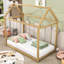 Lit simple en bois
