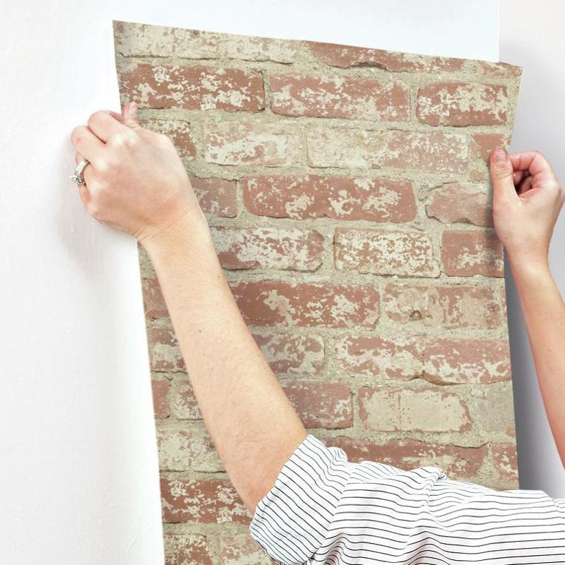 Rouleau de papier peint adhésif de brique à effet stucco L 16,5 pi L x l 20,5 po Joetta, l 16,5 po x L 20,5 po, Beige