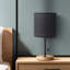 Lampe de table en bois avec abat-jour en lin noir