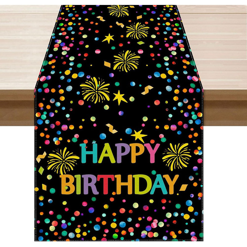 Chemin de table coloré et joyeux anniversaire confetti