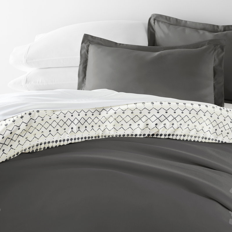 Gray and White Geometric Pattern King/Cal King Duvet Cover Set