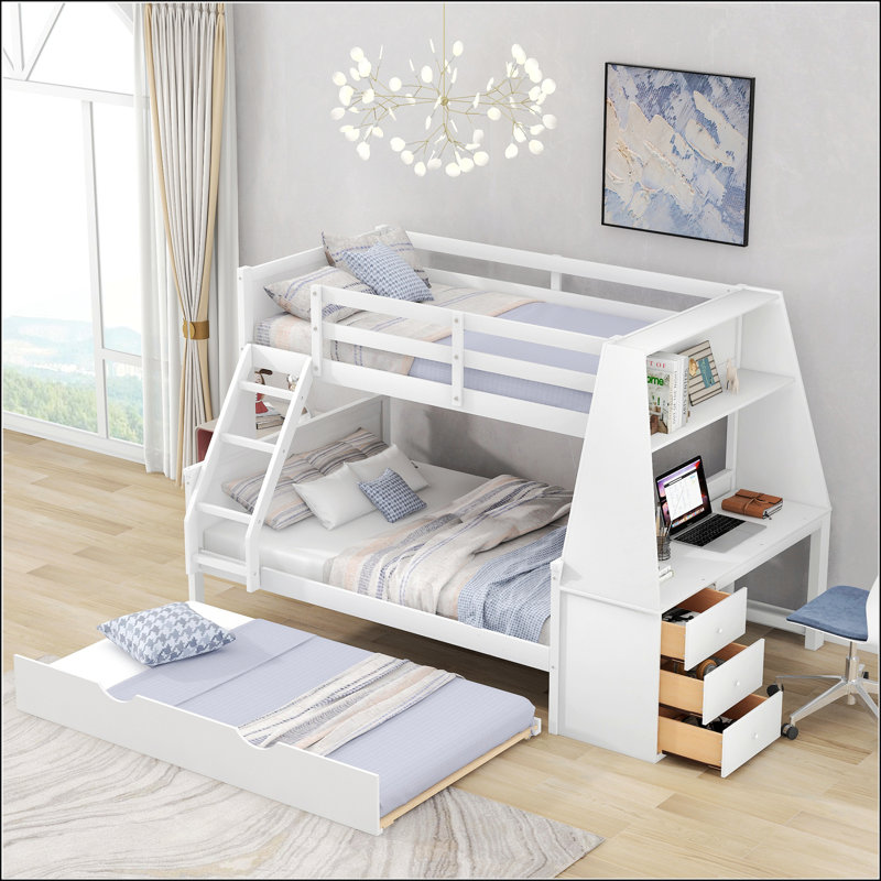 Lit simple superposé au dessus d'un lit double avec lit gigogne et bureau intégré