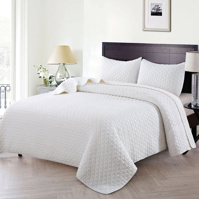 Modern & Contemporary Polyester Quilt, King Quilt + 2 Shams, White