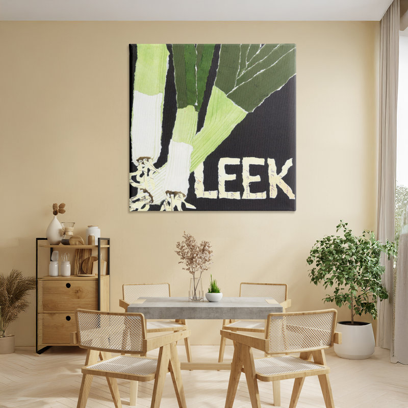 Collage de poireaux, conception par Nancy Overton, H 36 po x l 36 po