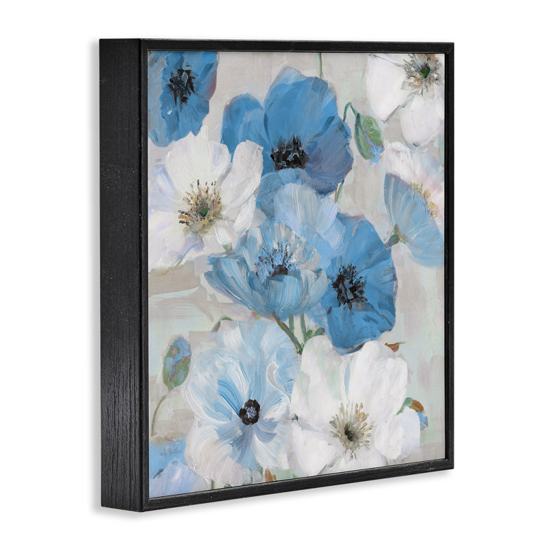 «Mixed Blue & White Blooms», art de la giclée encadrée par Sally Swatland, H 12 po x l 12 po, Giclée encadrée noir minuit