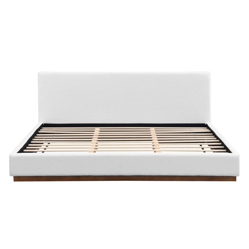 Élégant lit tapissier en tissu blanc avec joli cadre en bois massif texturé grain de bois, blanc, très grand, King