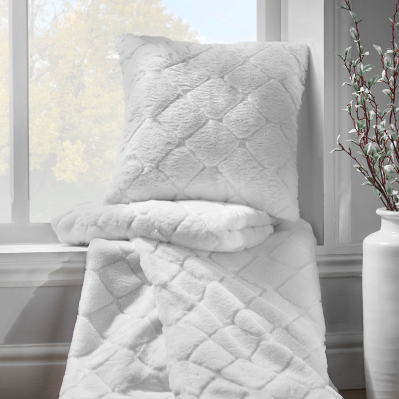 Cosy Diamond Cushion with inner and Cover, White
