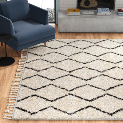 Tapis marocain gris anthracite et beige clair Mossy