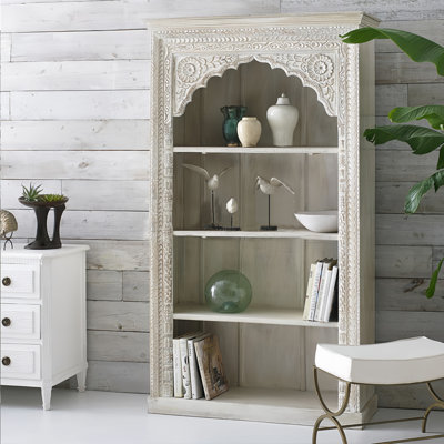 Vitrine en bois massif sculpté rétro français