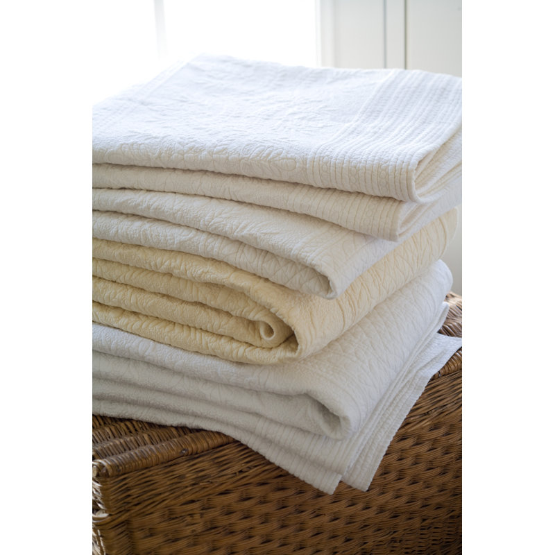 Abigail Traditional Percale Floral Quilt