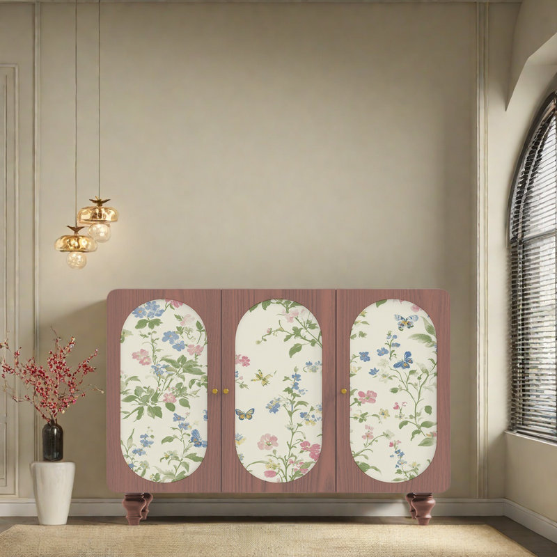 Banc de roses, Noyer
