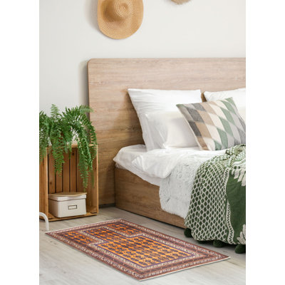 Tapis brun Teimani 3 pi 2 po x 4 pi 11 po