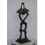 Abstrait d'art moderne, statue en bronze d'un couple qui s'embrasse - Taille: L 13 po x l 11 po x H 40 po.