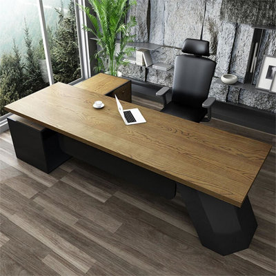 Bureau de direction en L en bois massif de couleur châtaignier clair avec tiroirs