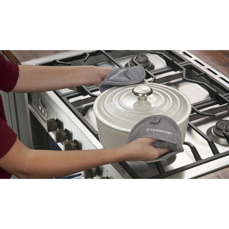 Le Creuset Set Of 2 Mini Oven Mitts 8 In Charbon, Brown