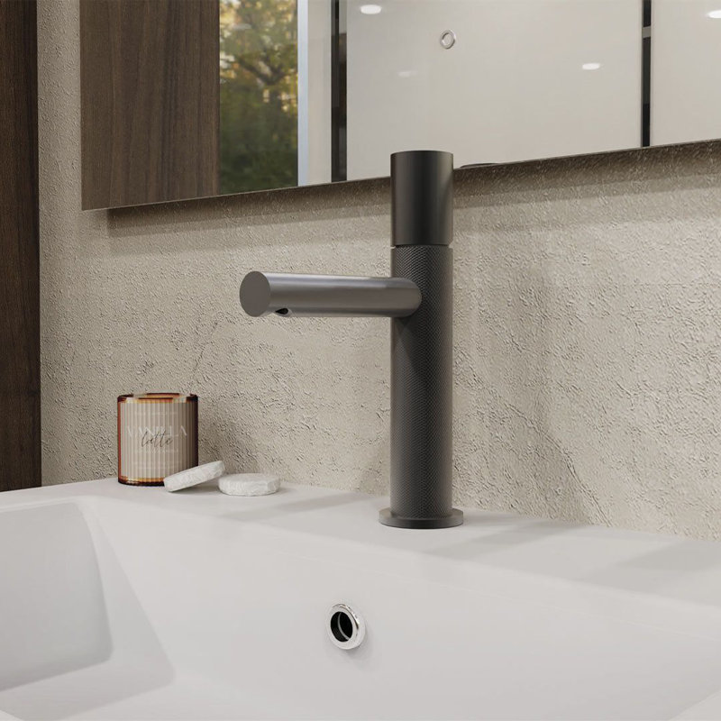 DAX Capri Single Handle Brass Bathroom Faucet, Black