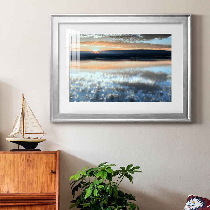 Serene Sunrise - Photographie avec cadre photo, Argent, H 22,5 po x l 30,5 po x P 1,5 po